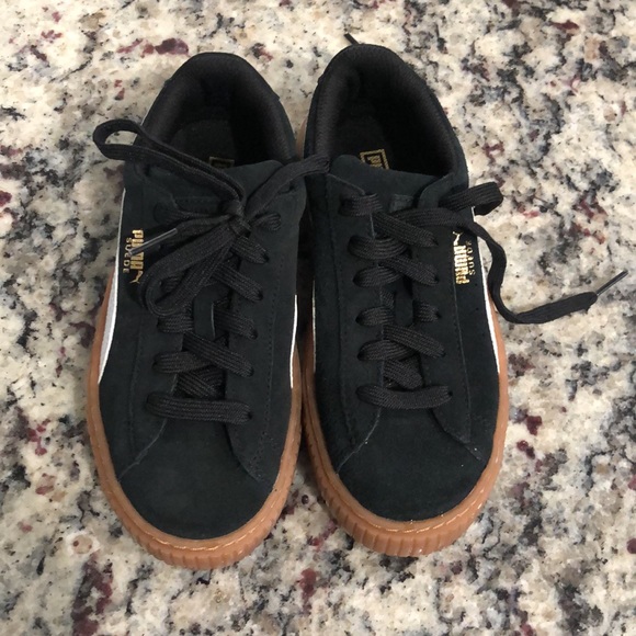 Puma suede shoes. - Picture 2 of 6